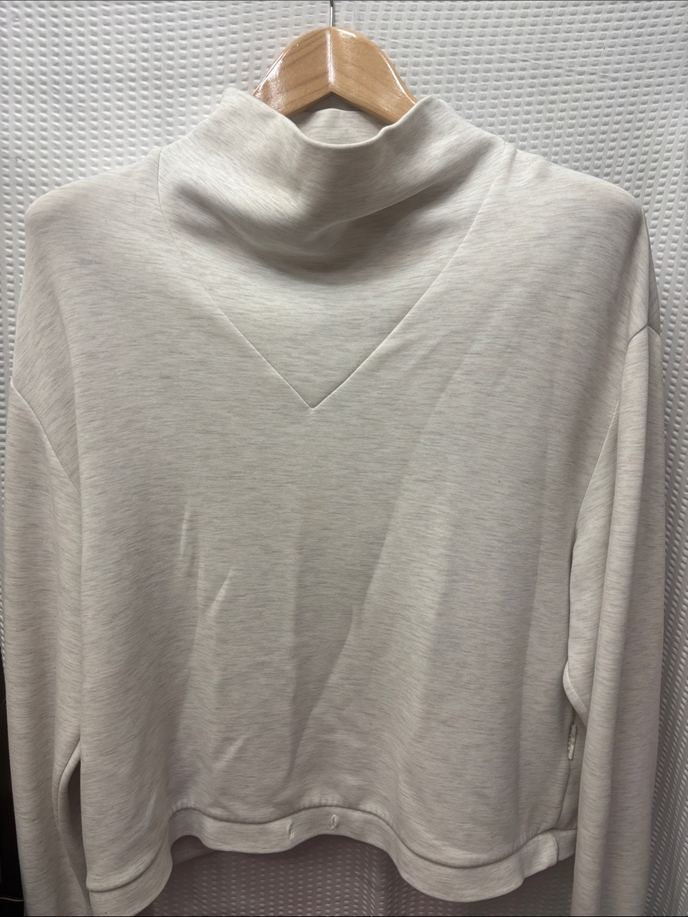 Varley Betsy Sweatshirt in a cream Sz Med